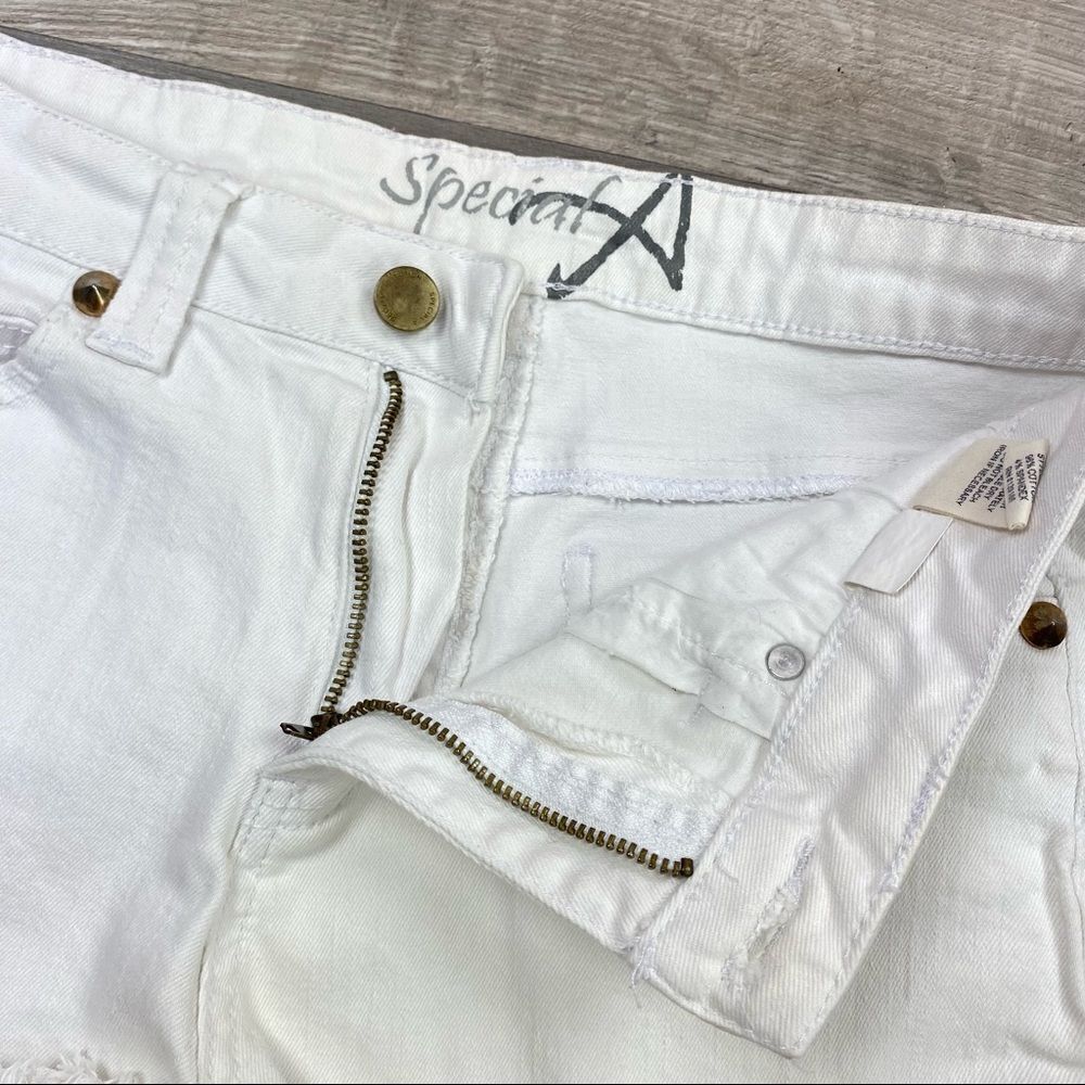 Special A Studded Raw Hem Jean Shorts White Size M - Picture 6 of 9
